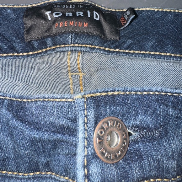 Torrid Premium High Rise Skinny - 28R - Picture 3 of 8